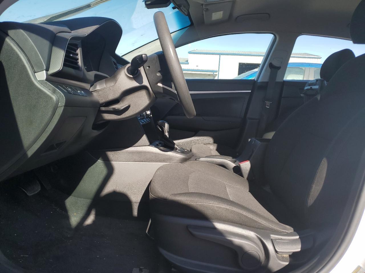 2020 Hyundai Elantra Se - Фото 7