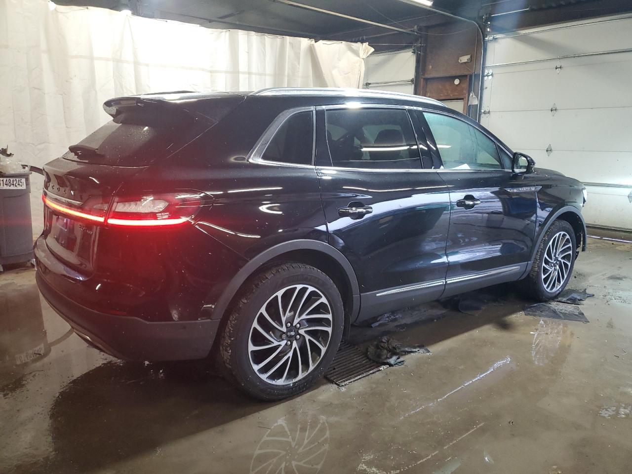 2020 Lincoln Nautilus Reserve - Image 3