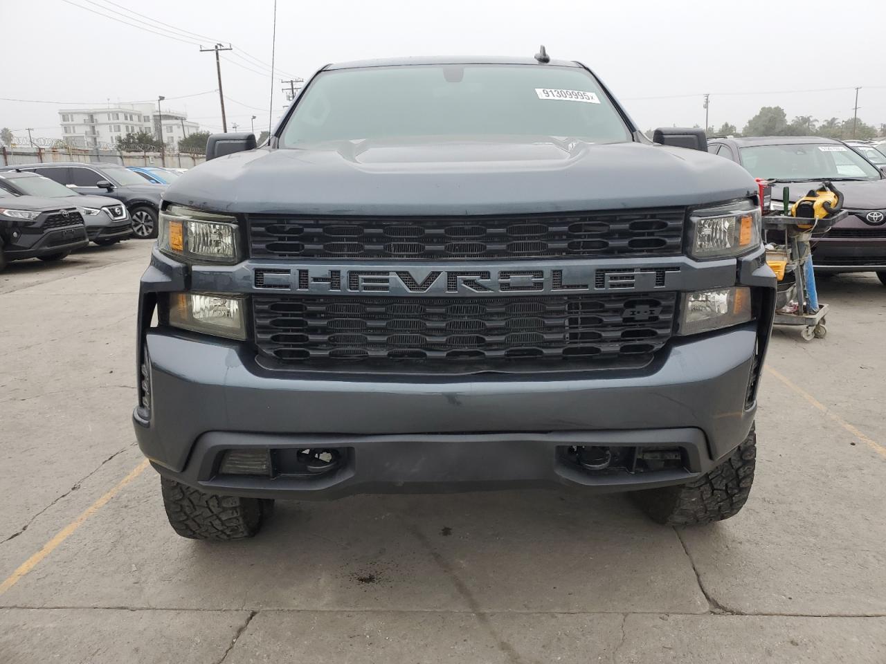 2020 Chevrolet Silverado K1500 Custom - Фото 5