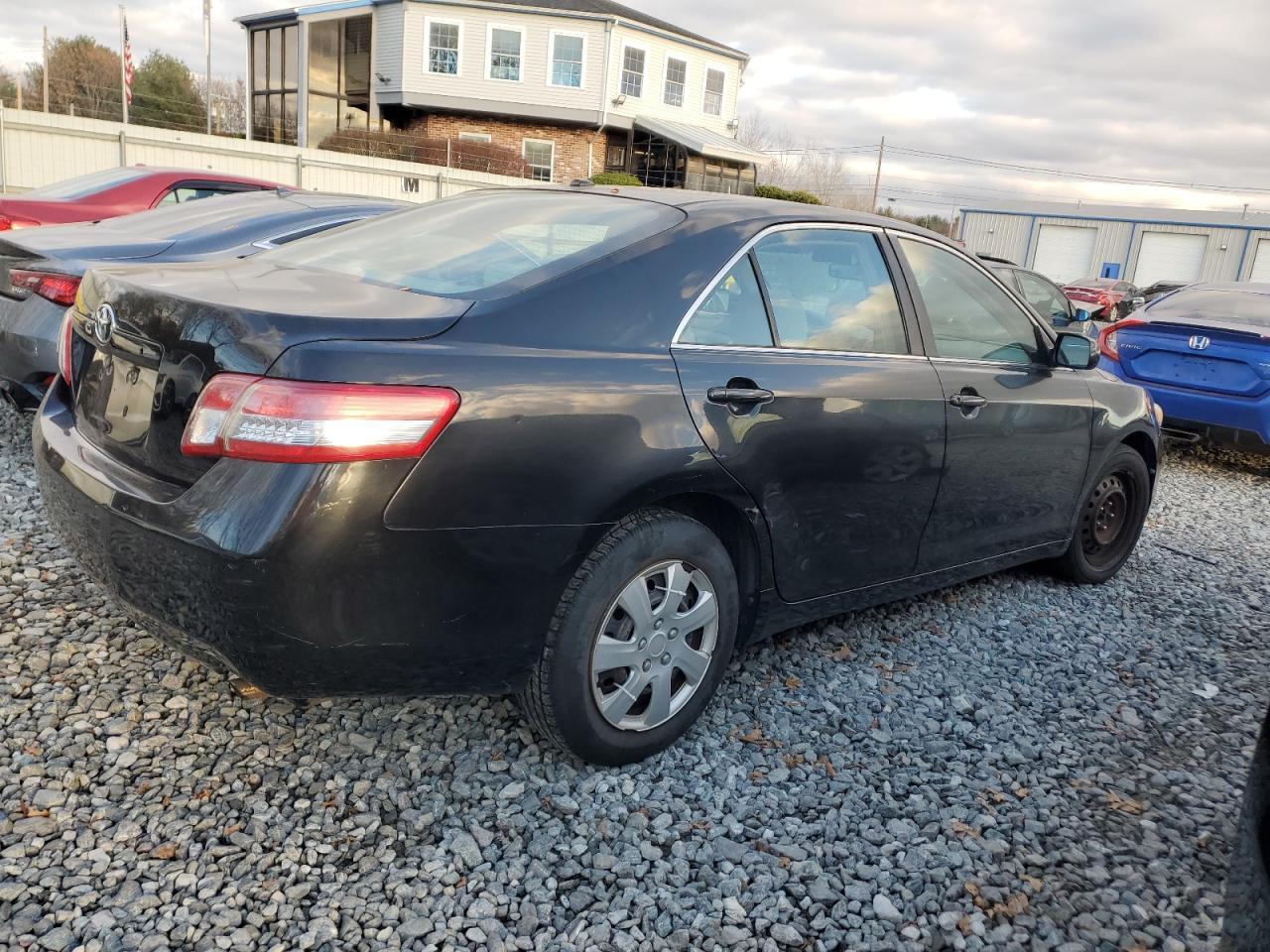2010 Toyota Camry Base - Фото 3