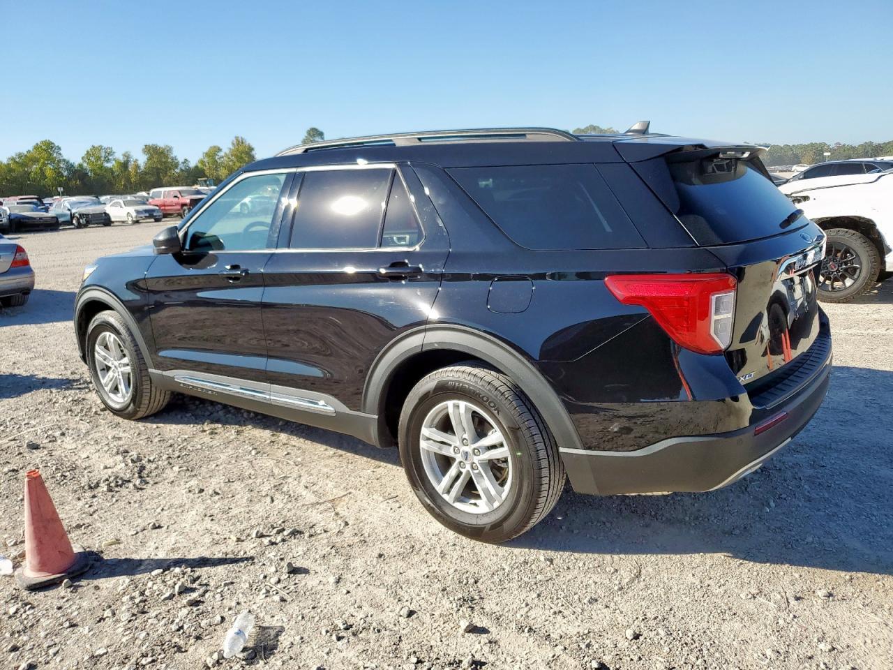 2024 Ford Explorer Xlt - Фото 2