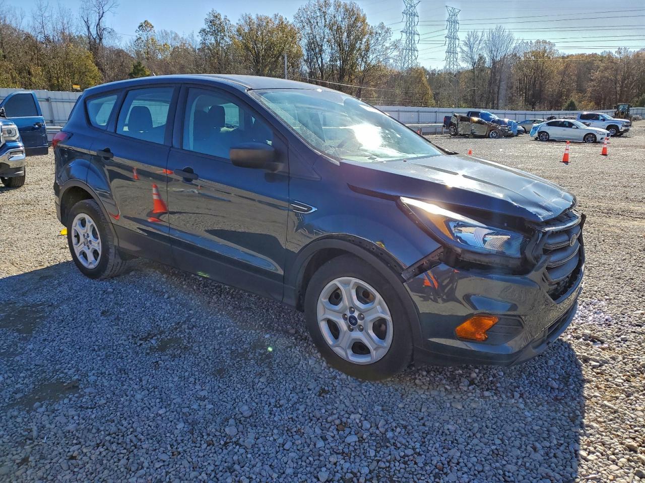 2019 Ford Escape S - Фото 4