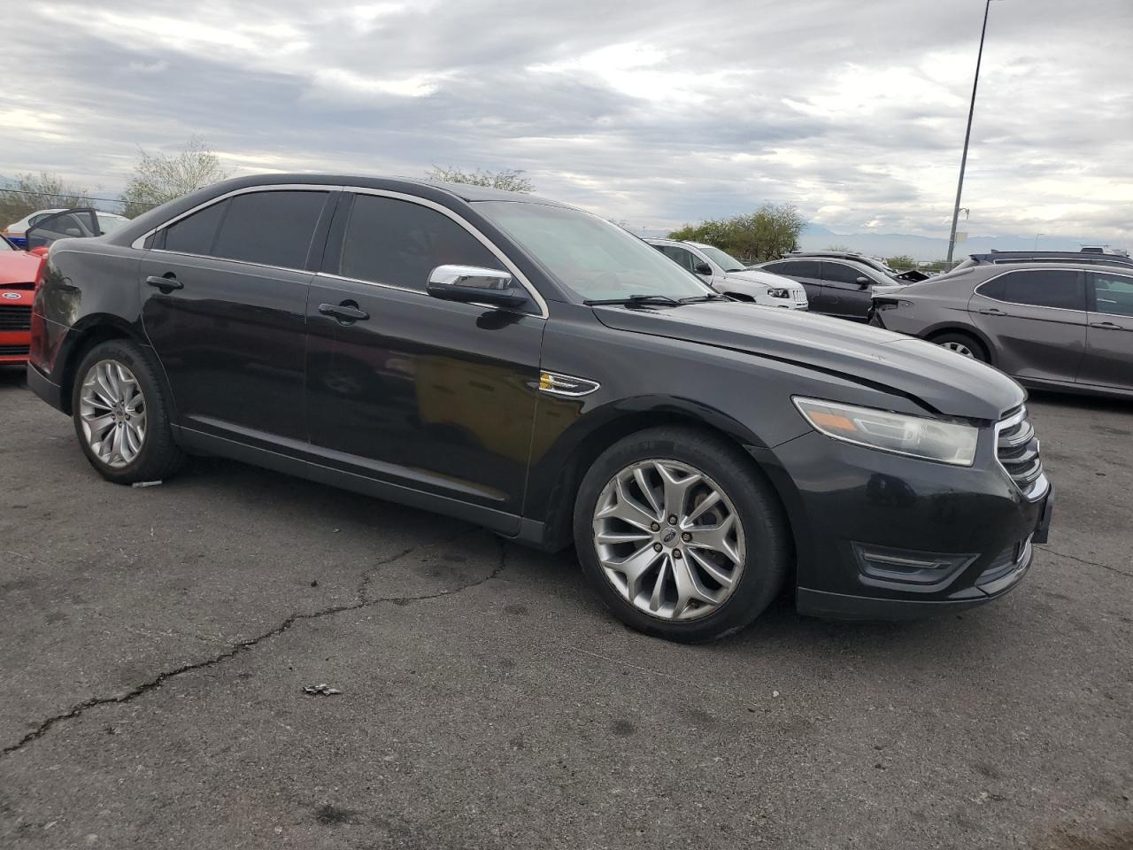 2015 Ford Taurus Limited - Image 4