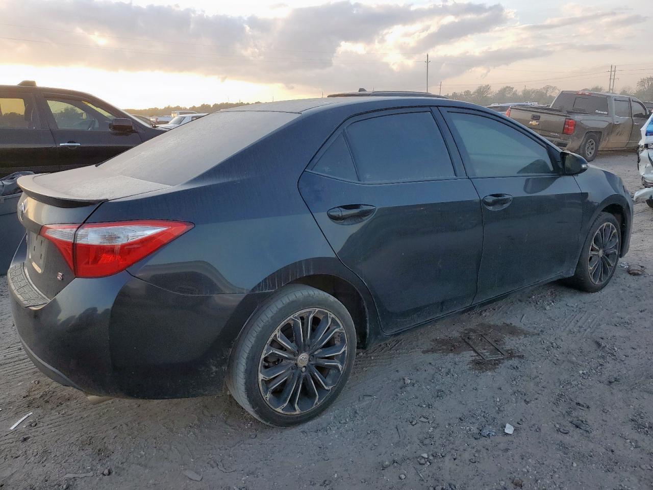 2015 Toyota Corolla L - Фото 3