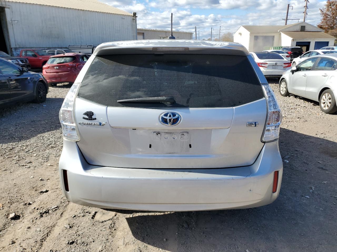 2012 Toyota Prius V - Фото 6