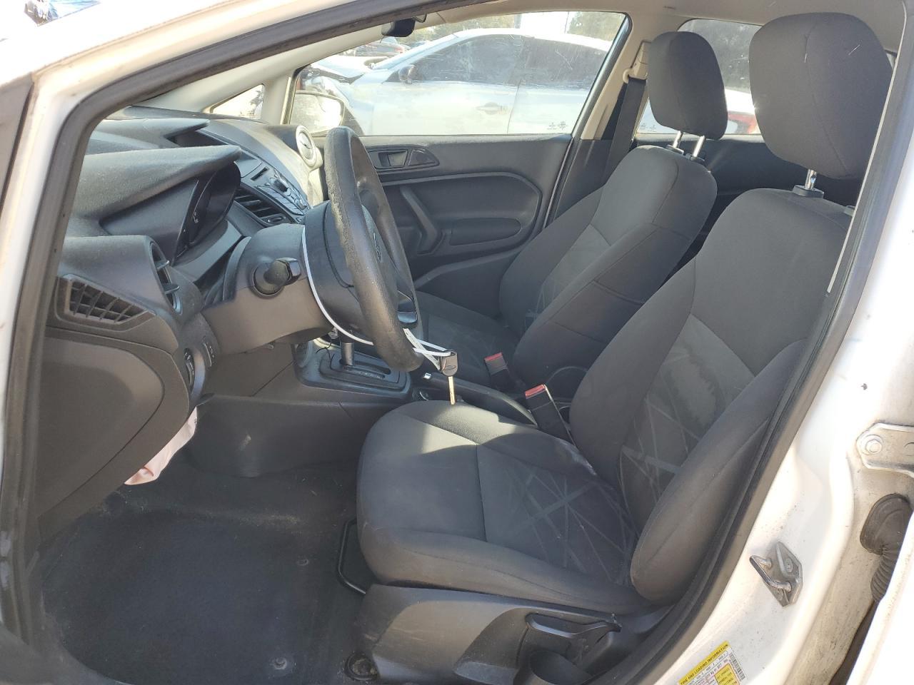 2015 Ford Fiesta S - Фото 7