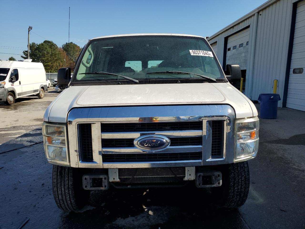 2012 Ford Econoline E250 Van - Фото 5