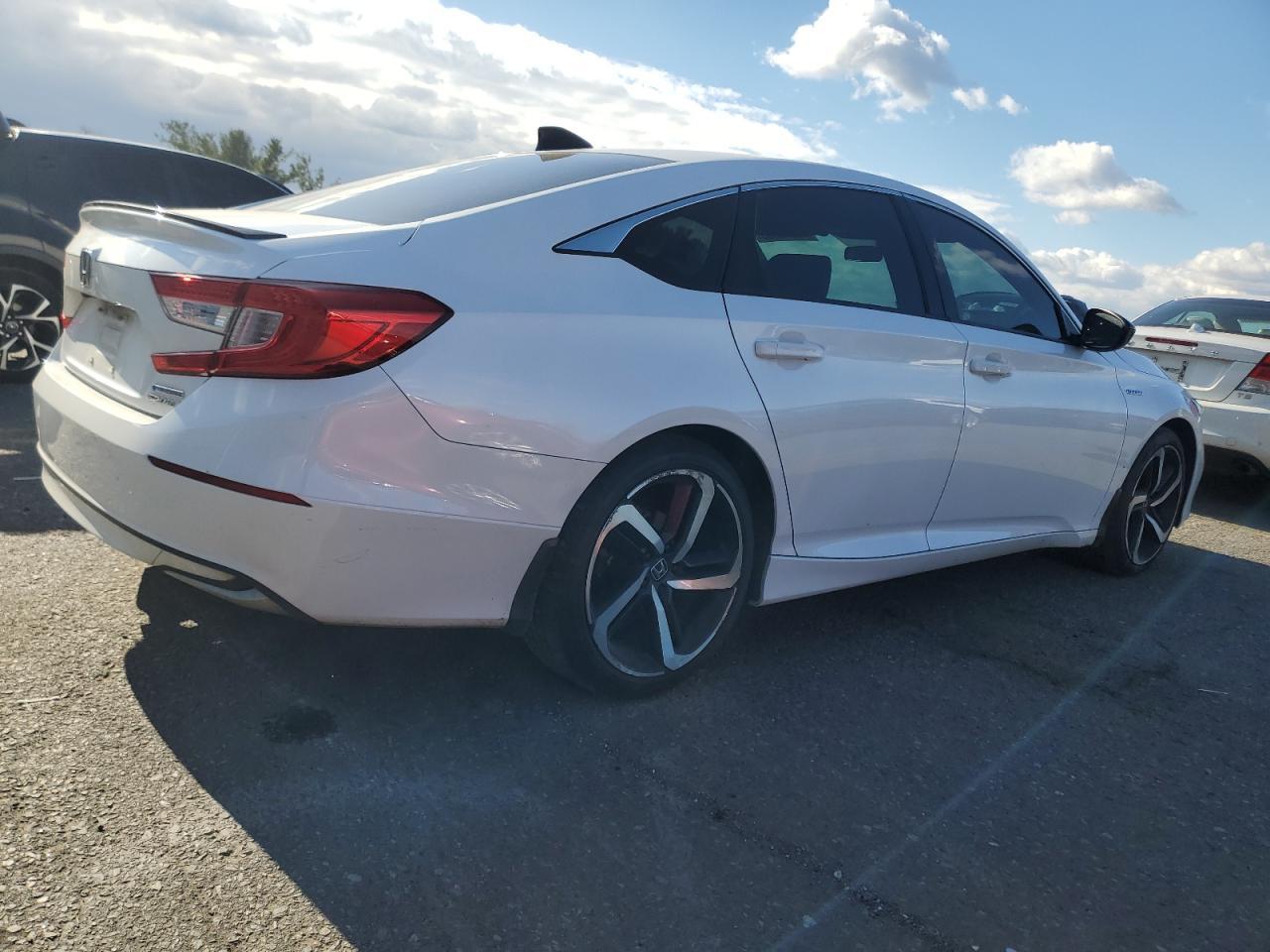 2022 Honda Accord Hybrid Sport - Фото 3