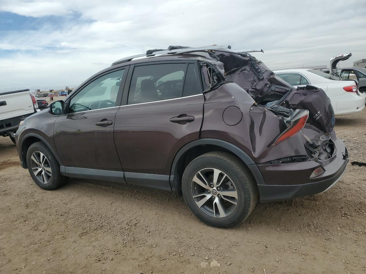 2016 Toyota Rav4 Xle - Фото 2