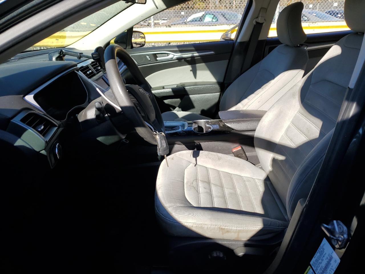 2015 Ford Fusion S - Фото 7