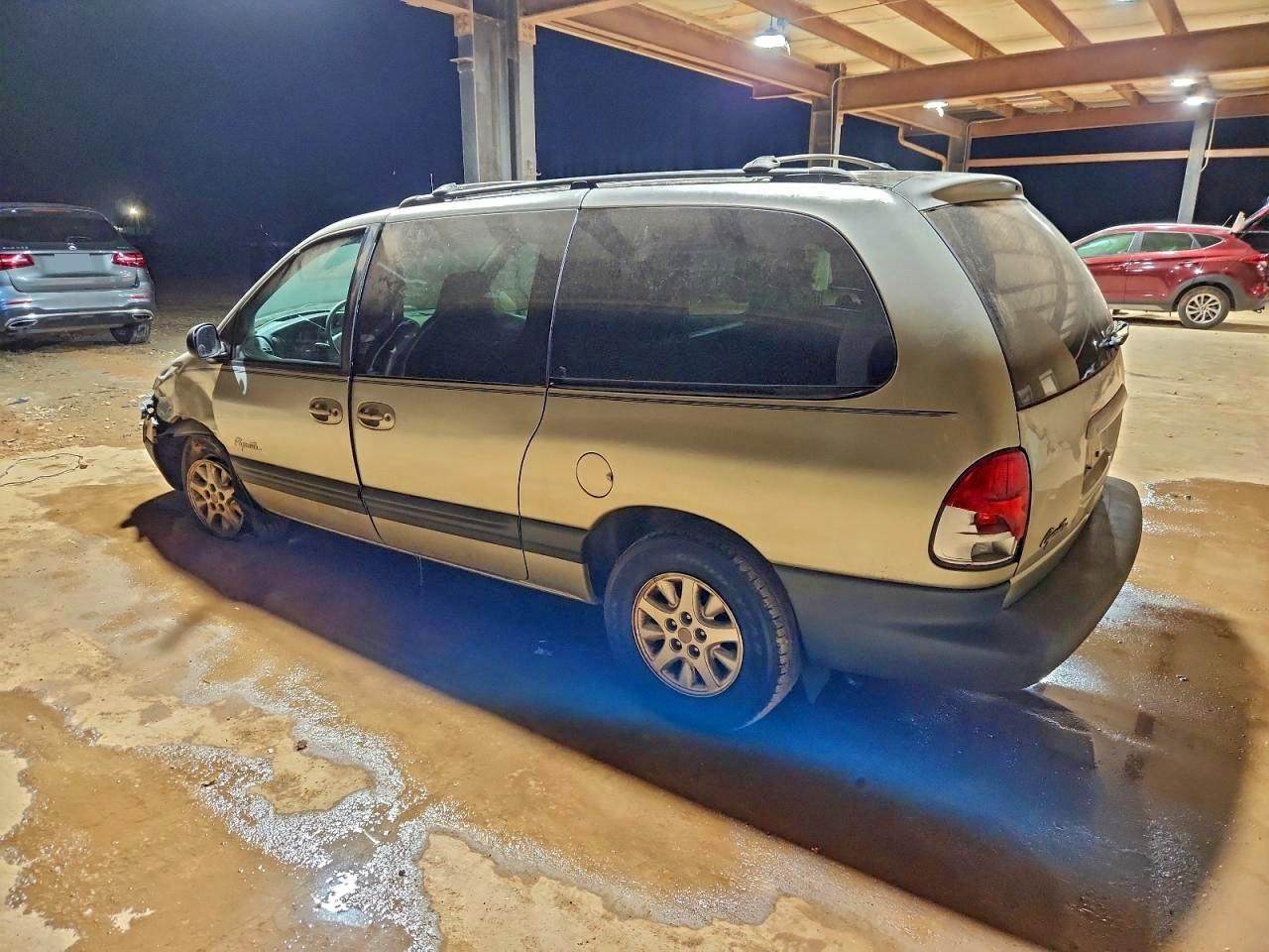 1999 Plymouth Grand Voyager Se - Image 2