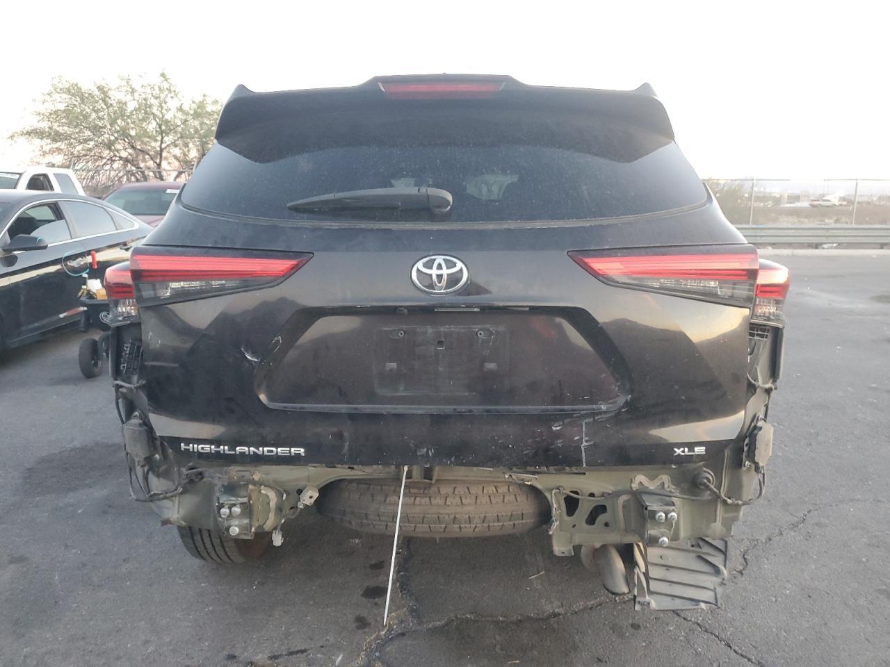 2021 Toyota Highlander Xle - Image 6