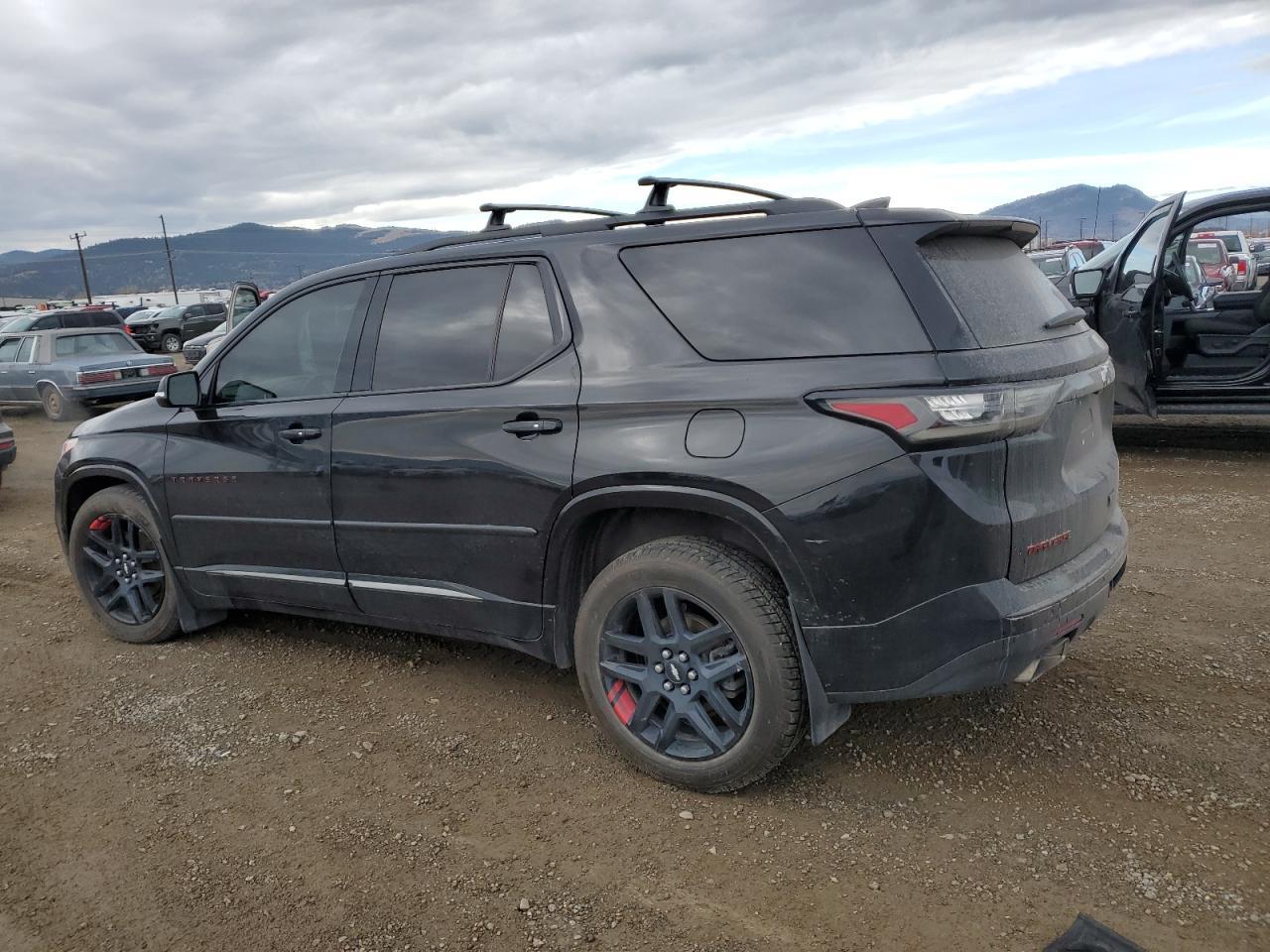 2018 Chevrolet Traverse Premier - Фото 2