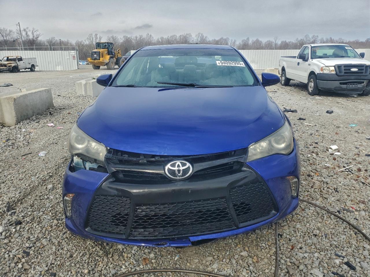 2015 Toyota Camry Le - Image 5