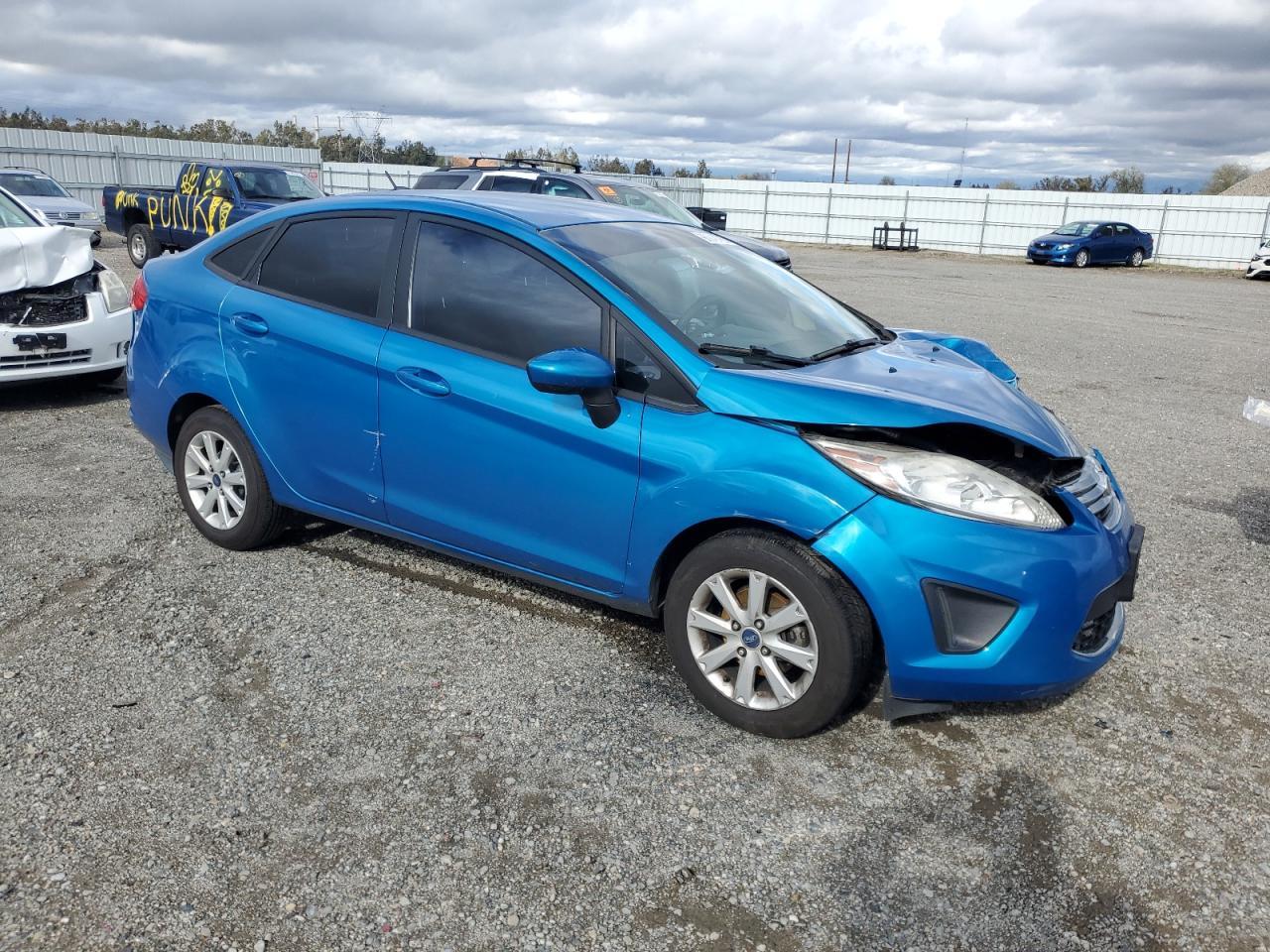 2012 Ford Fiesta Se - Фото 4
