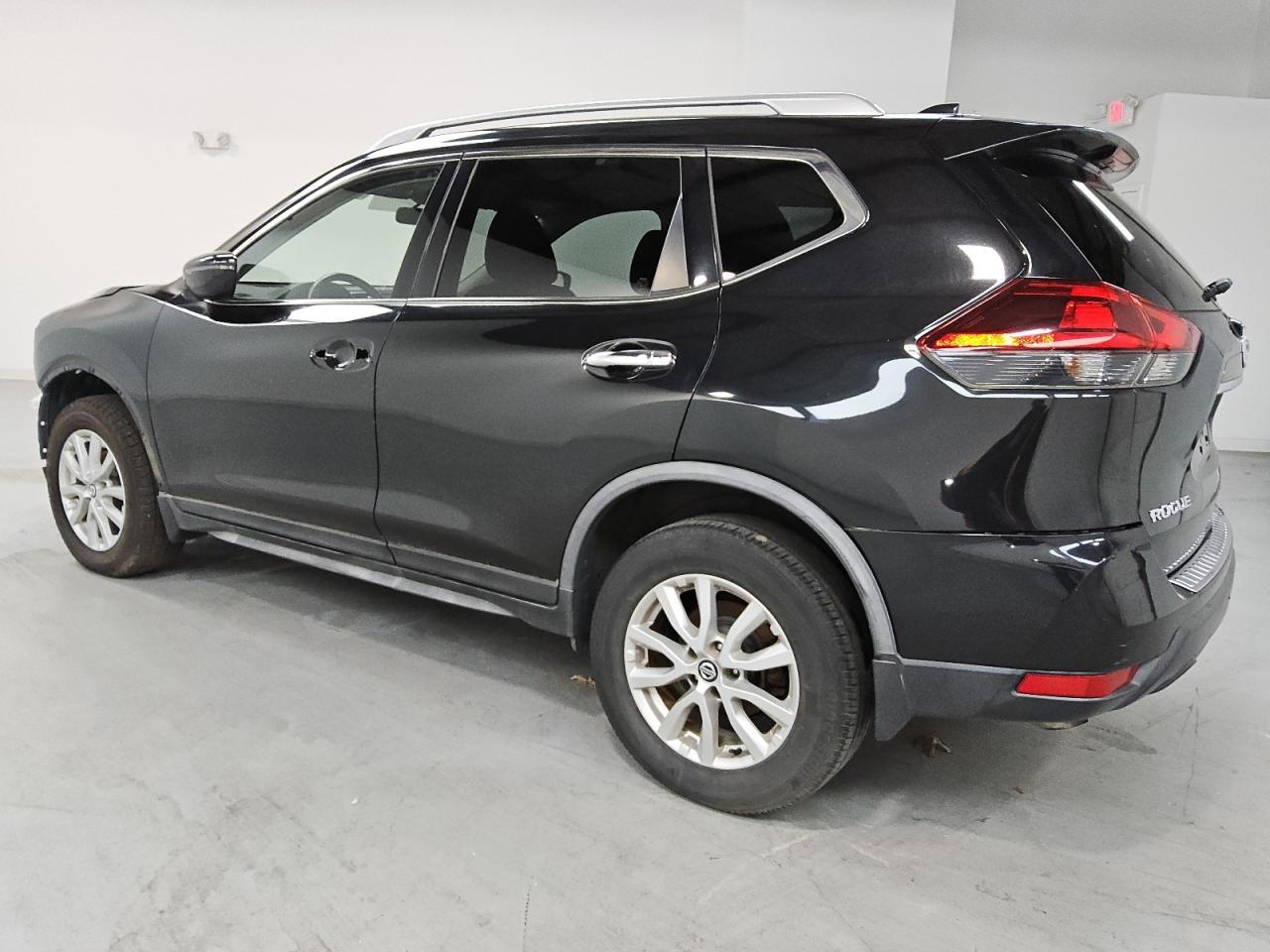 2018 Nissan Rogue S - Фото 2