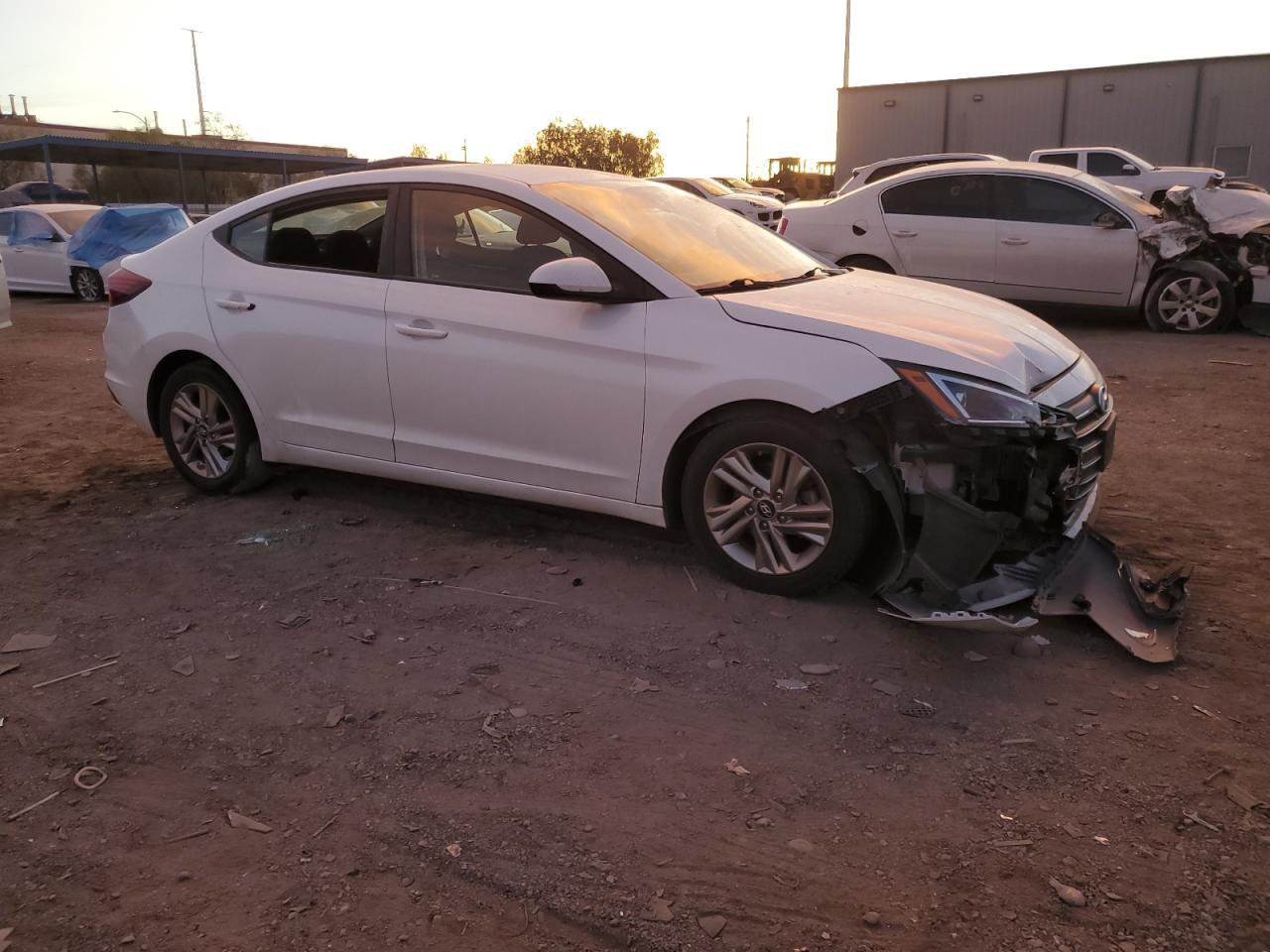 2019 Hyundai Elantra Sel - Image 4