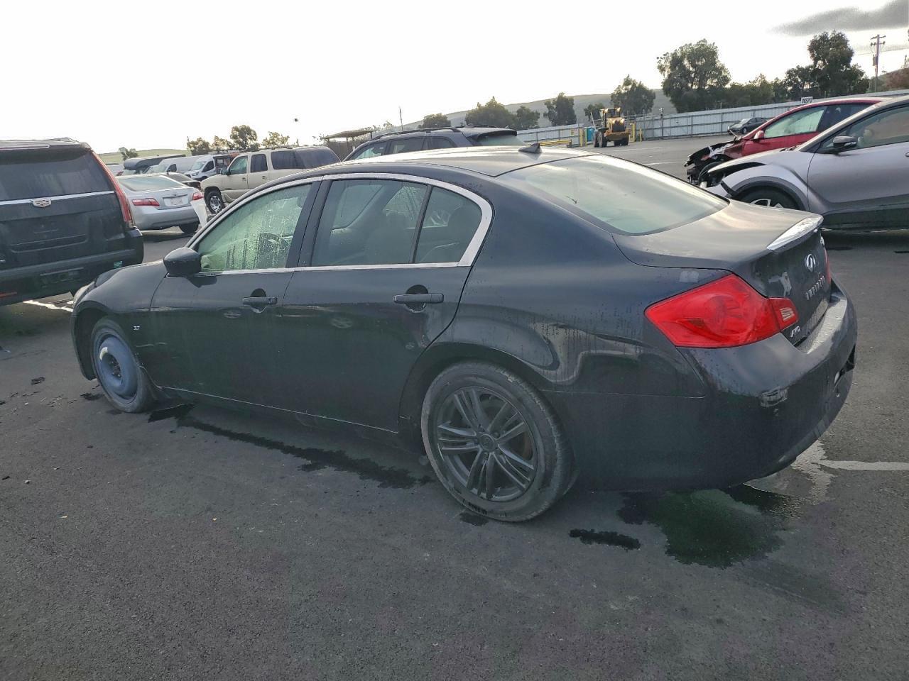 2015 Infiniti Q40 - Фото 2