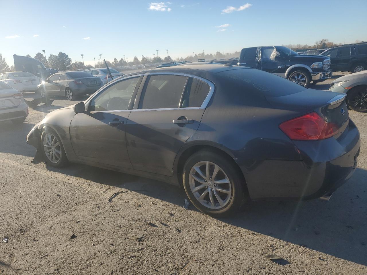 2009 Infiniti G37 Base - Image 2