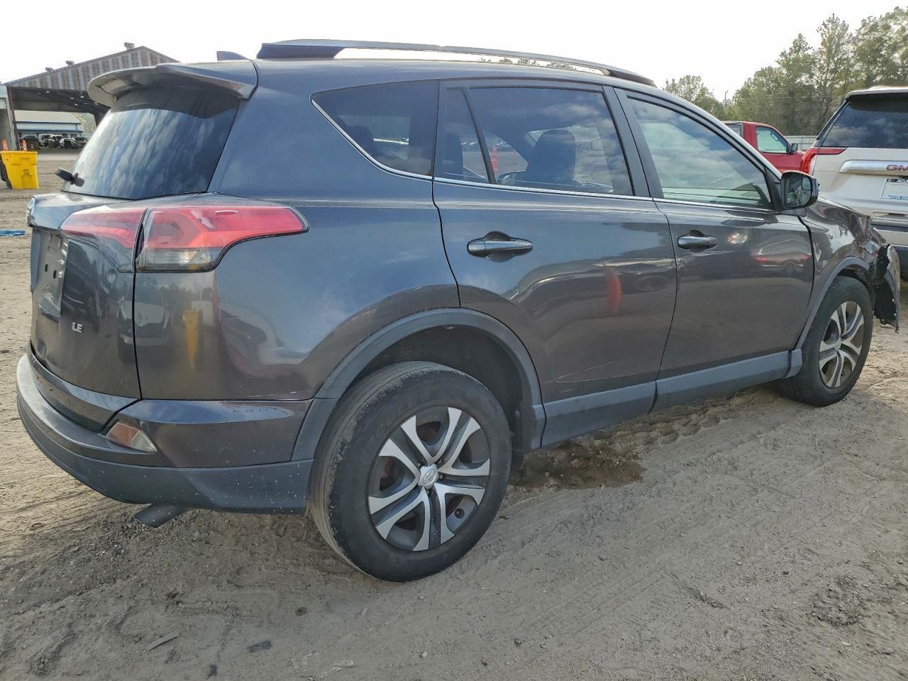 2017 Toyota Rav4 Le - Фото 3