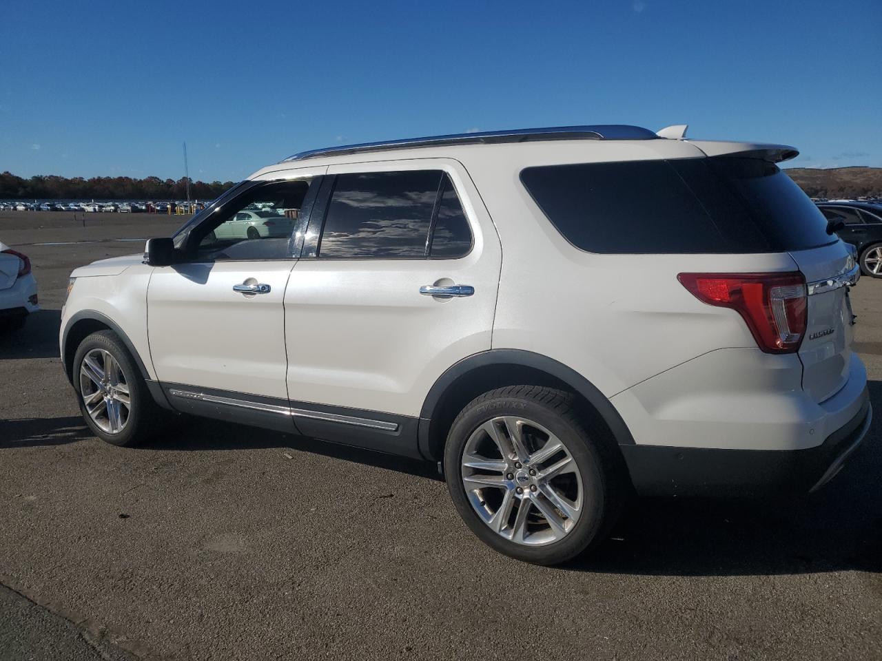 2017 Ford Explorer Limited - Image 2