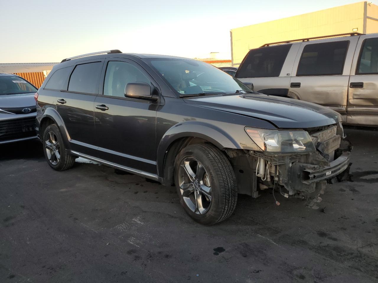 2016 Dodge Journey Crossroad - Image 4
