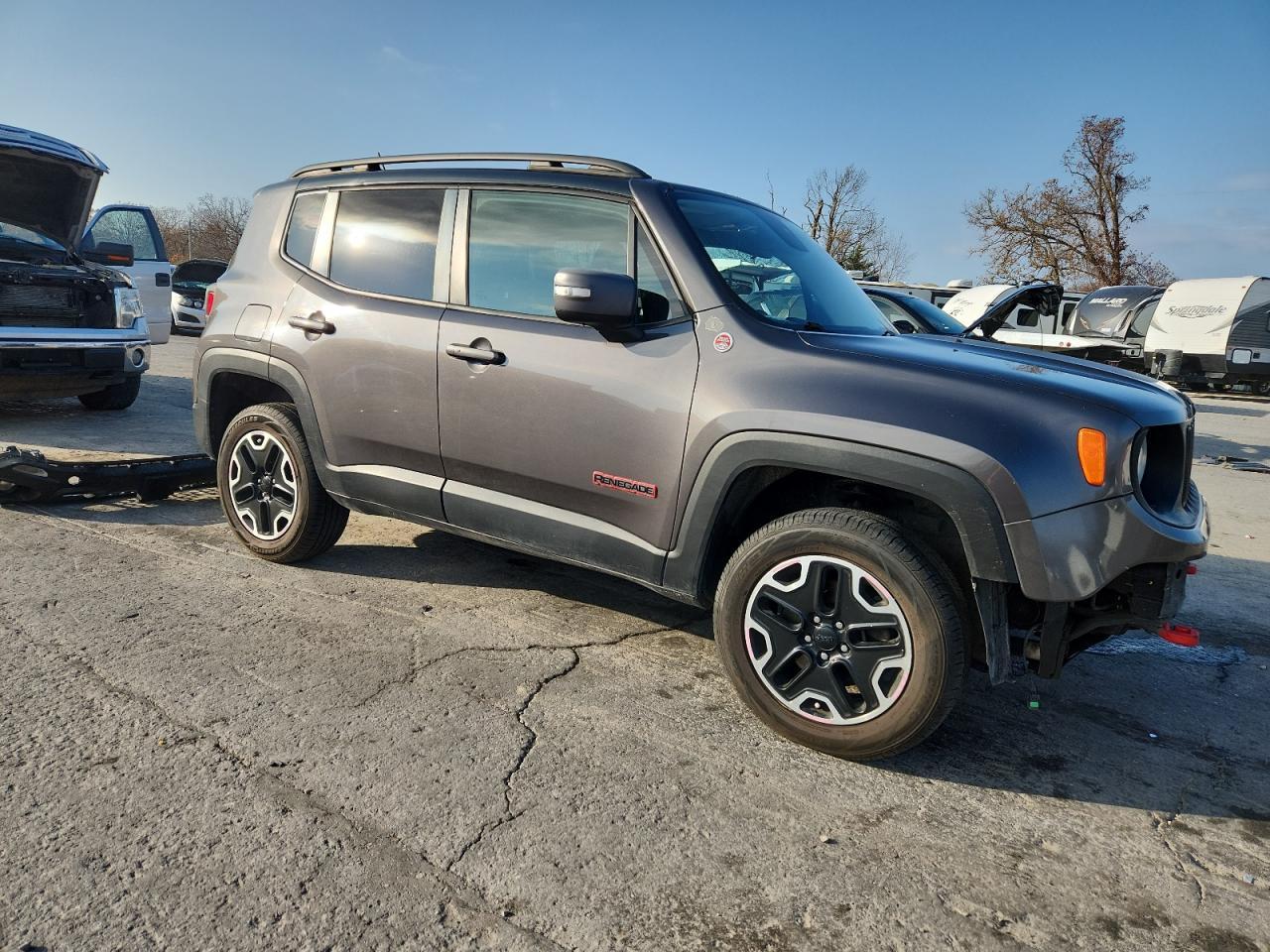 2016 Jeep Renegade Trailhawk - Image 4