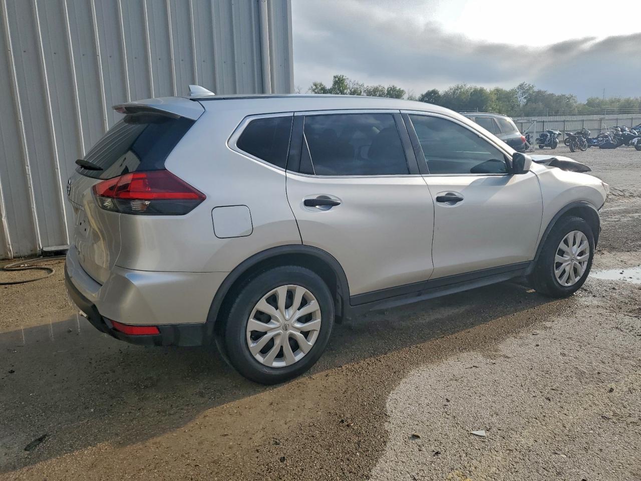 2020 Nissan Rogue S - Image 3