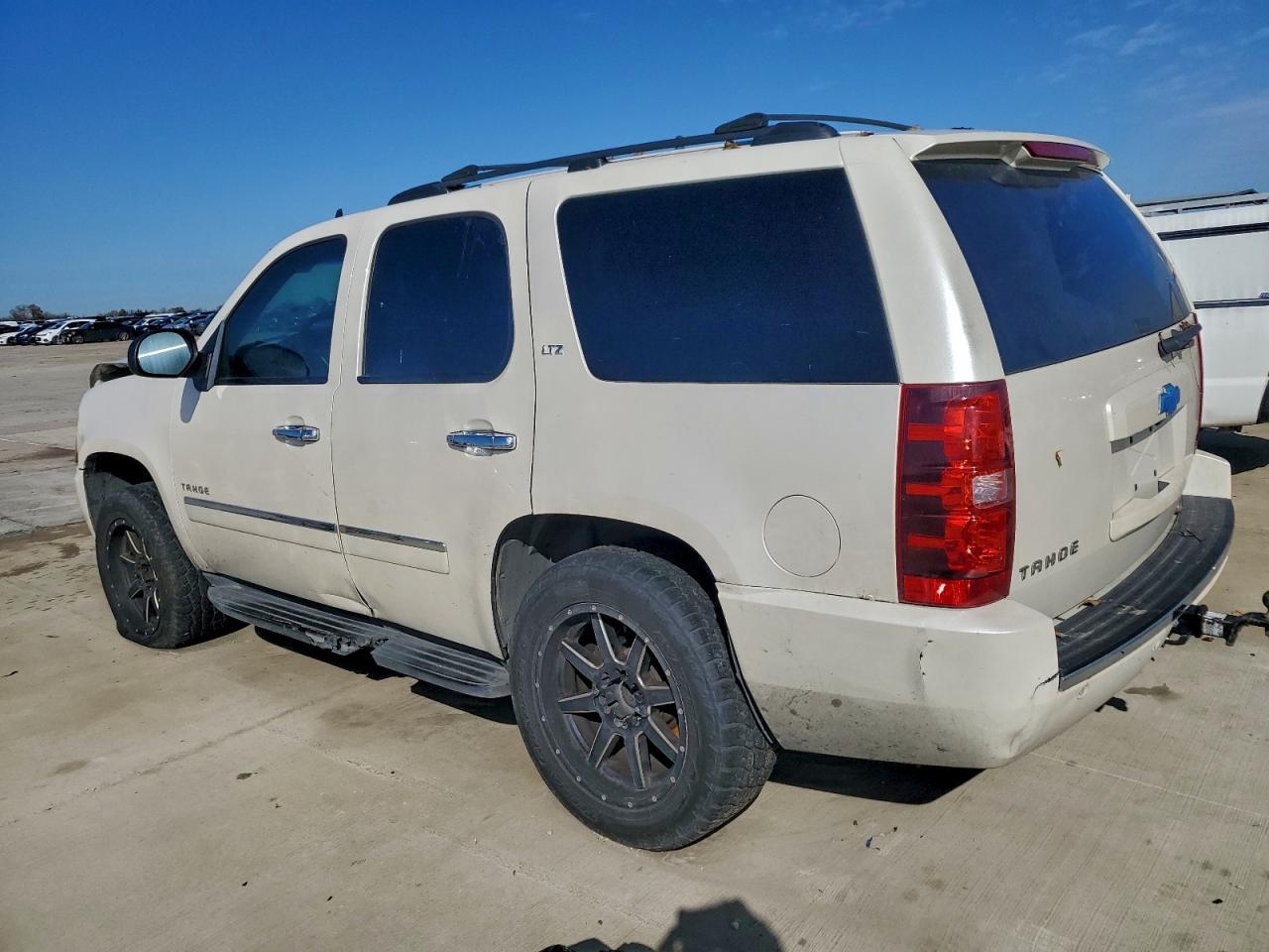 2011 Chevrolet Tahoe C1500 Ltz - Фото 2