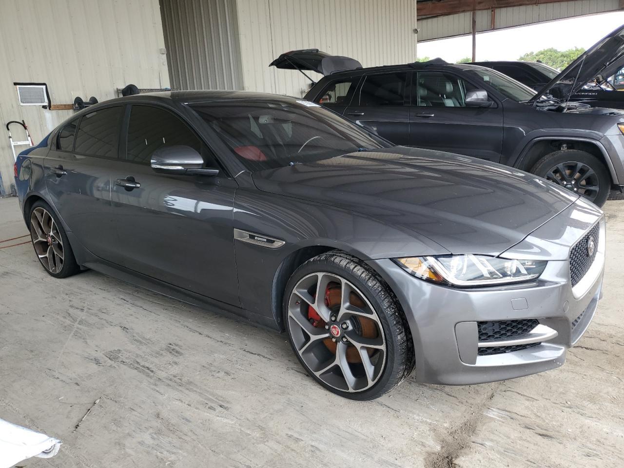 2017 Jaguar Xe R - Sport - Фото 4