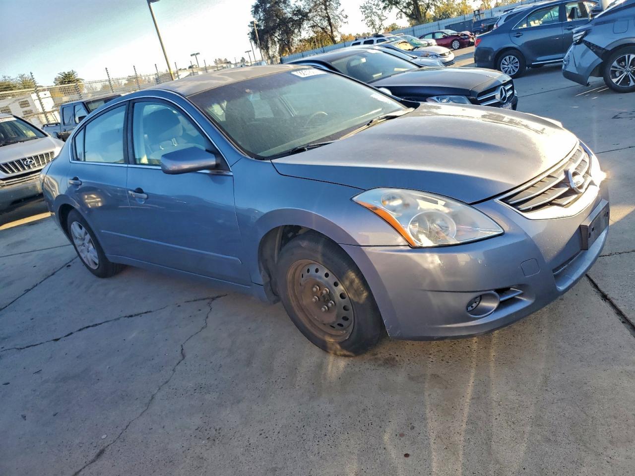 2011 Niss Altima Base - Фото 4