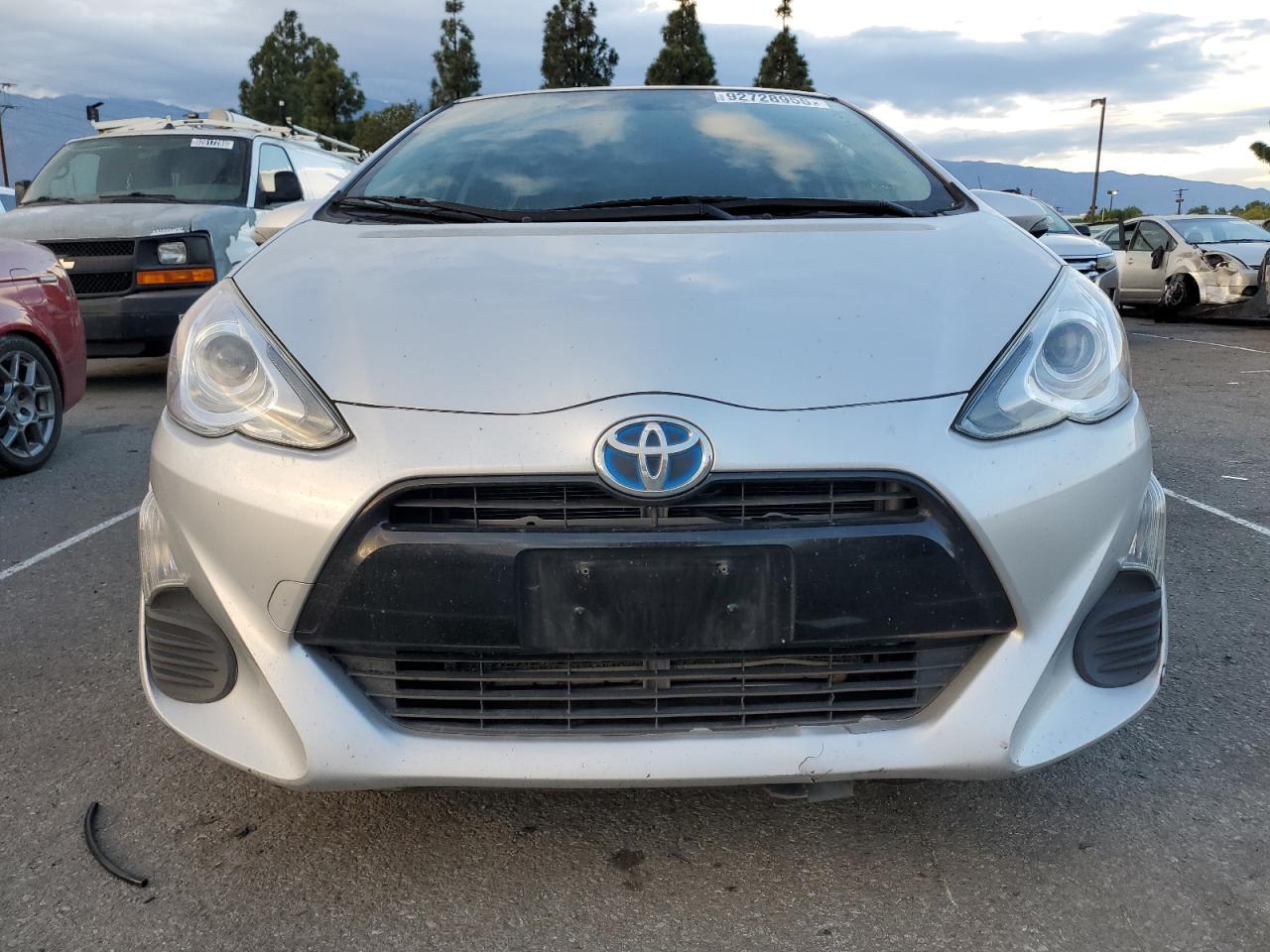 2016 Toyota Prius C - Фото 5