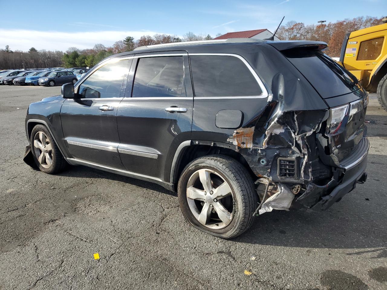 2011 Jeep Grand Cherokee Overland - Image 2