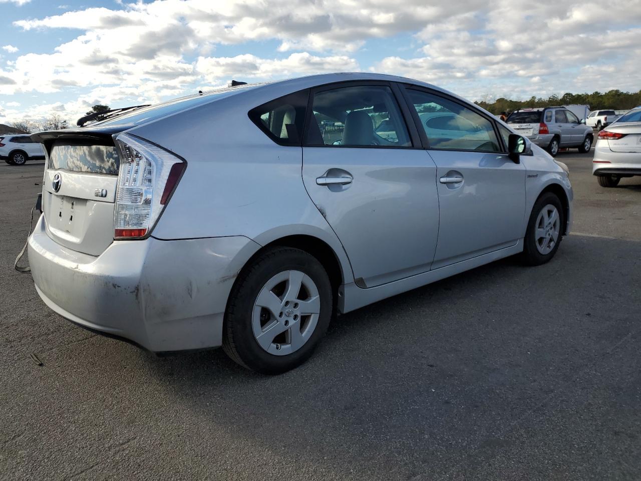 2010 Toyota Prius - Фото 3