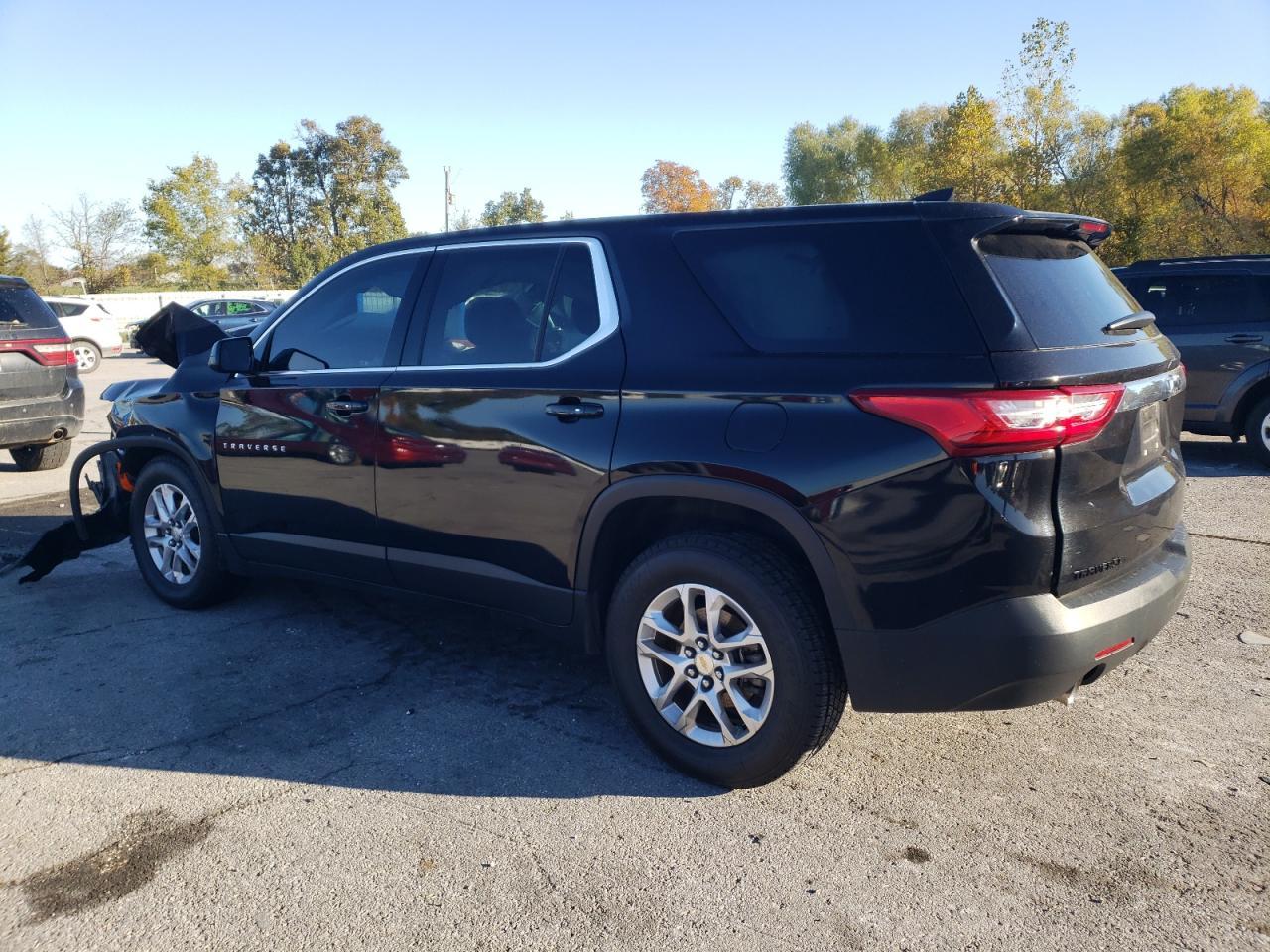 2018 Chevrolet Traverse Ls - Фото 2