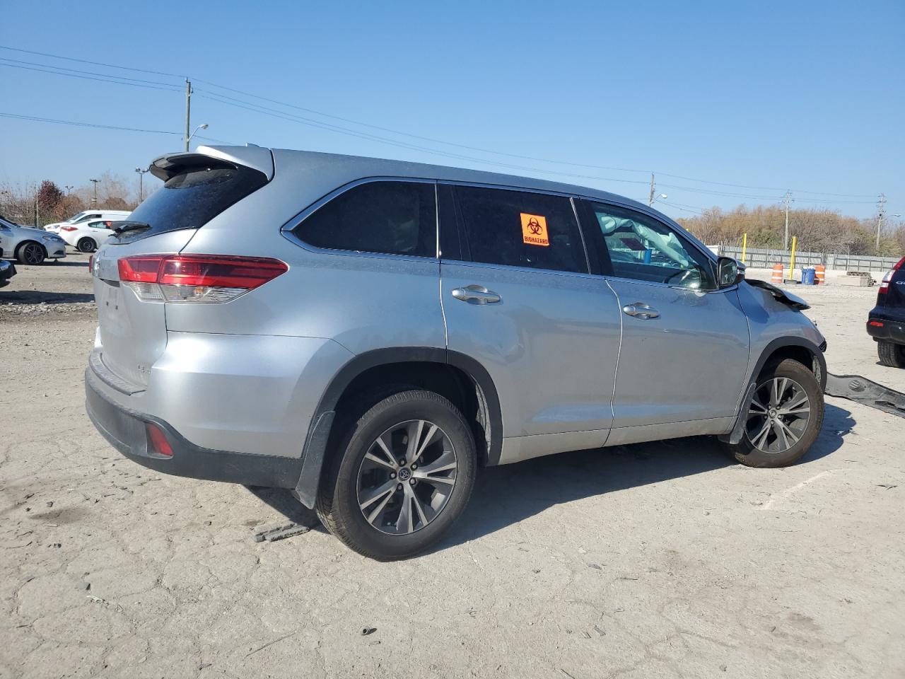 2017 Toyota Highlander Le - Фото 3