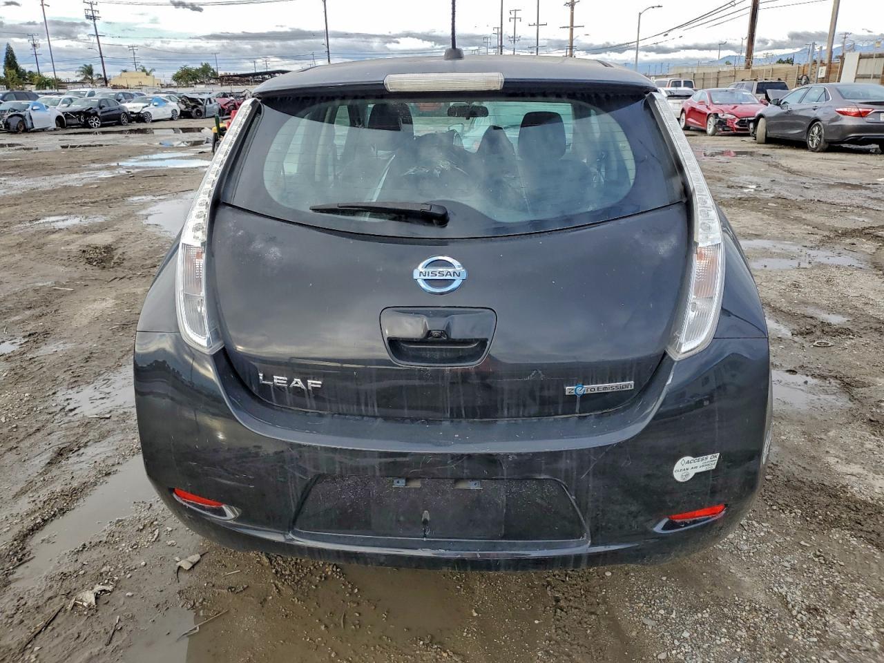 2016 Nissan Leaf S - Фото 6