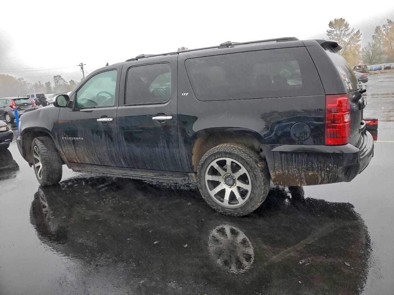 2008 Chevrolet Suburban K1500 Ls - Image 2