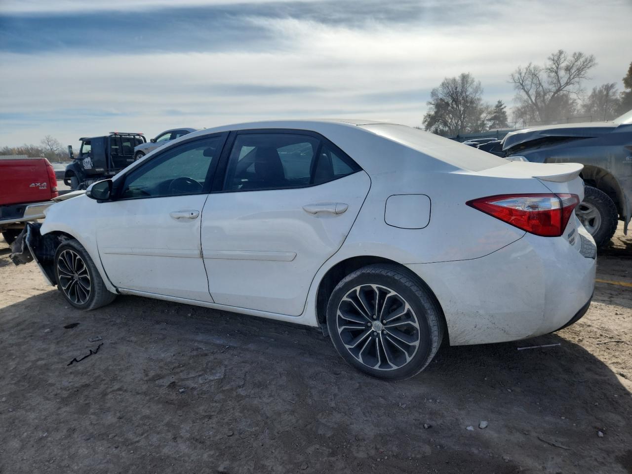 2015 Toyota Corolla L - Фото 2