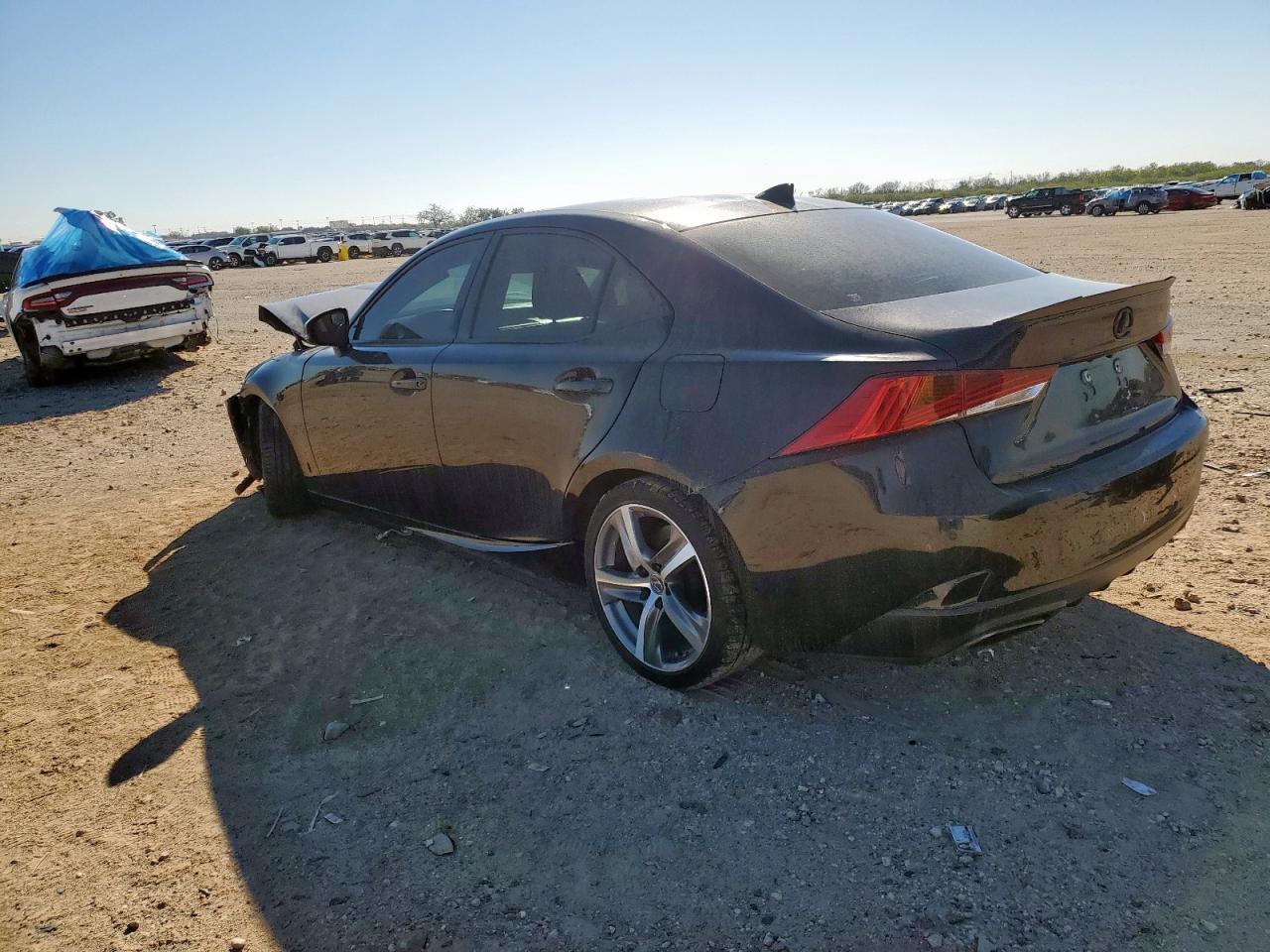 2017 Lexus Is 200T - Фото 2