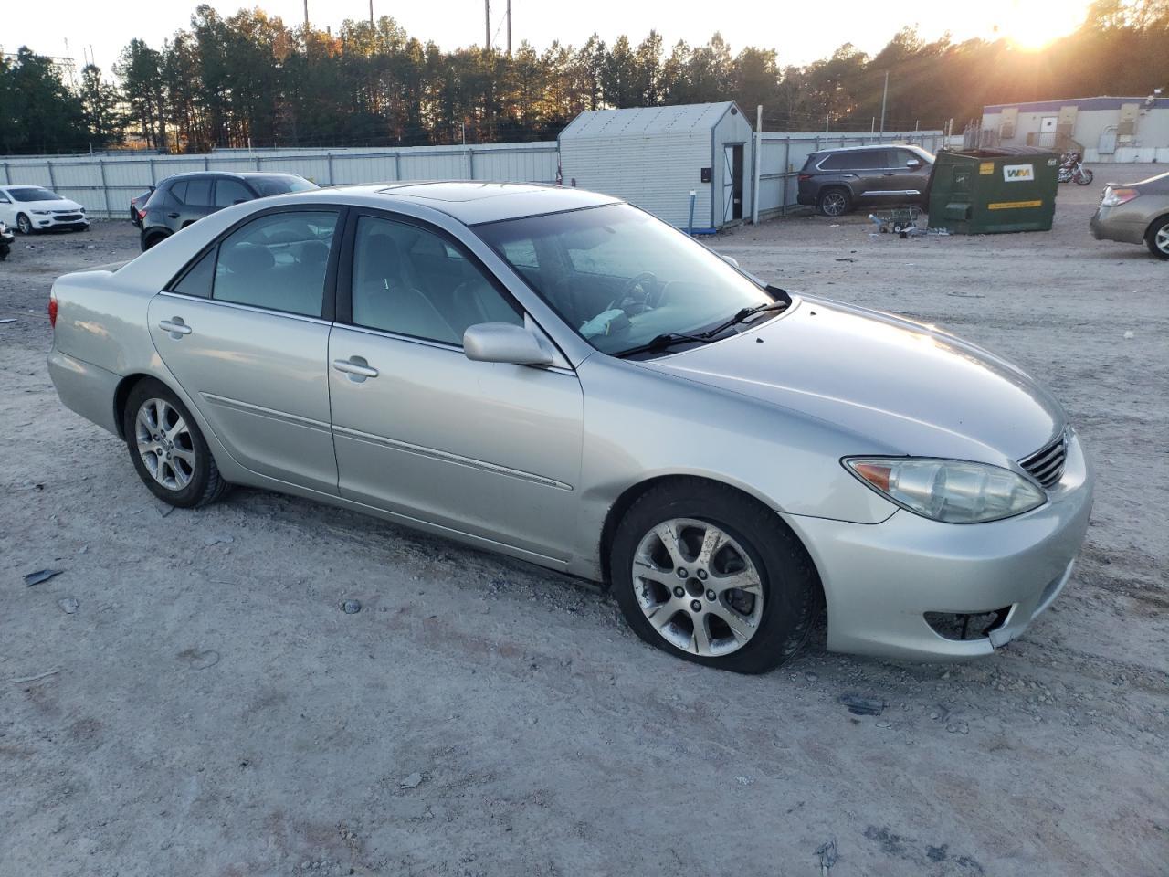 2005 Toyota Camry Le - Image 4
