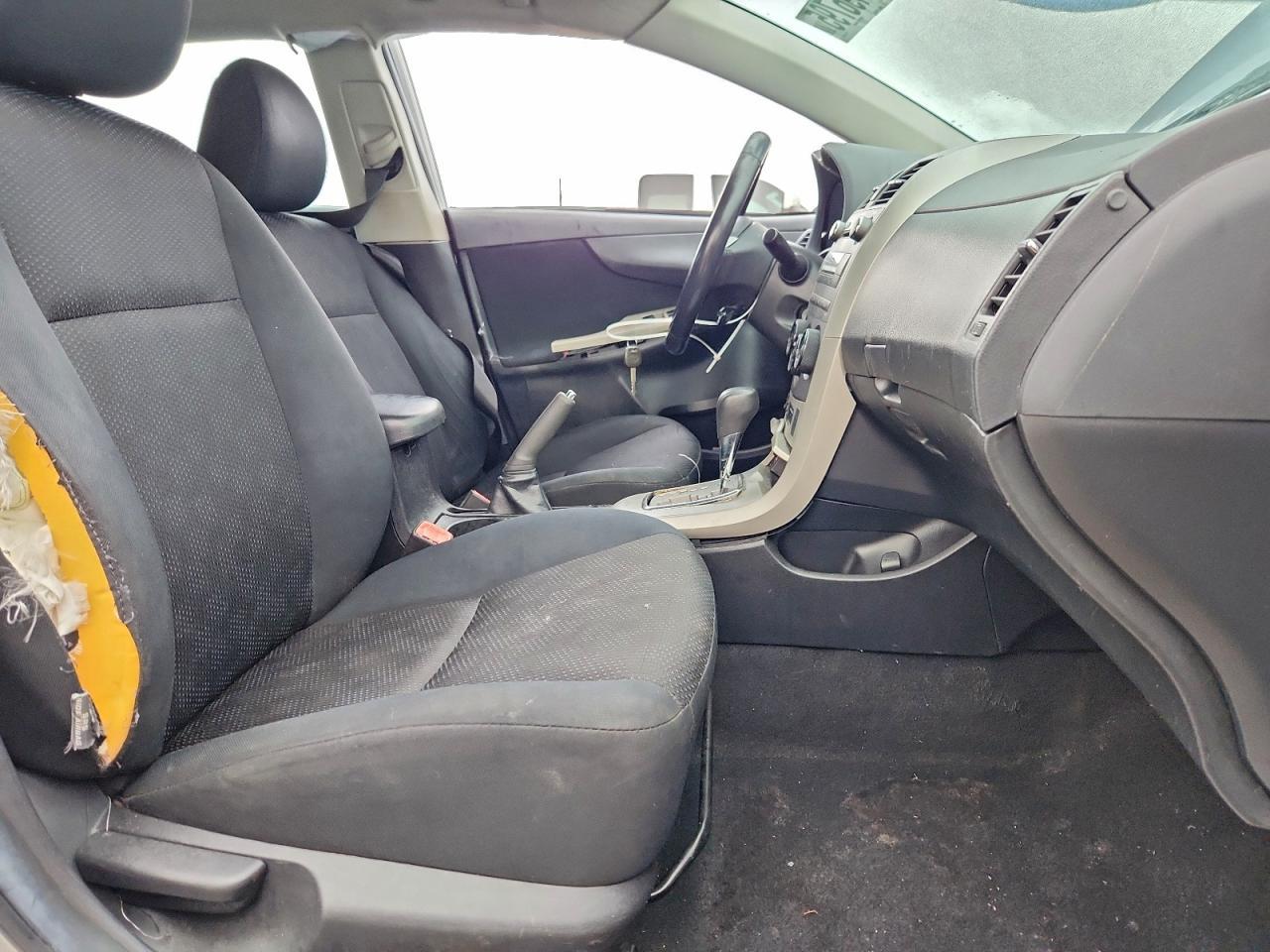 2010 Toyota Corolla Base - Фото 7