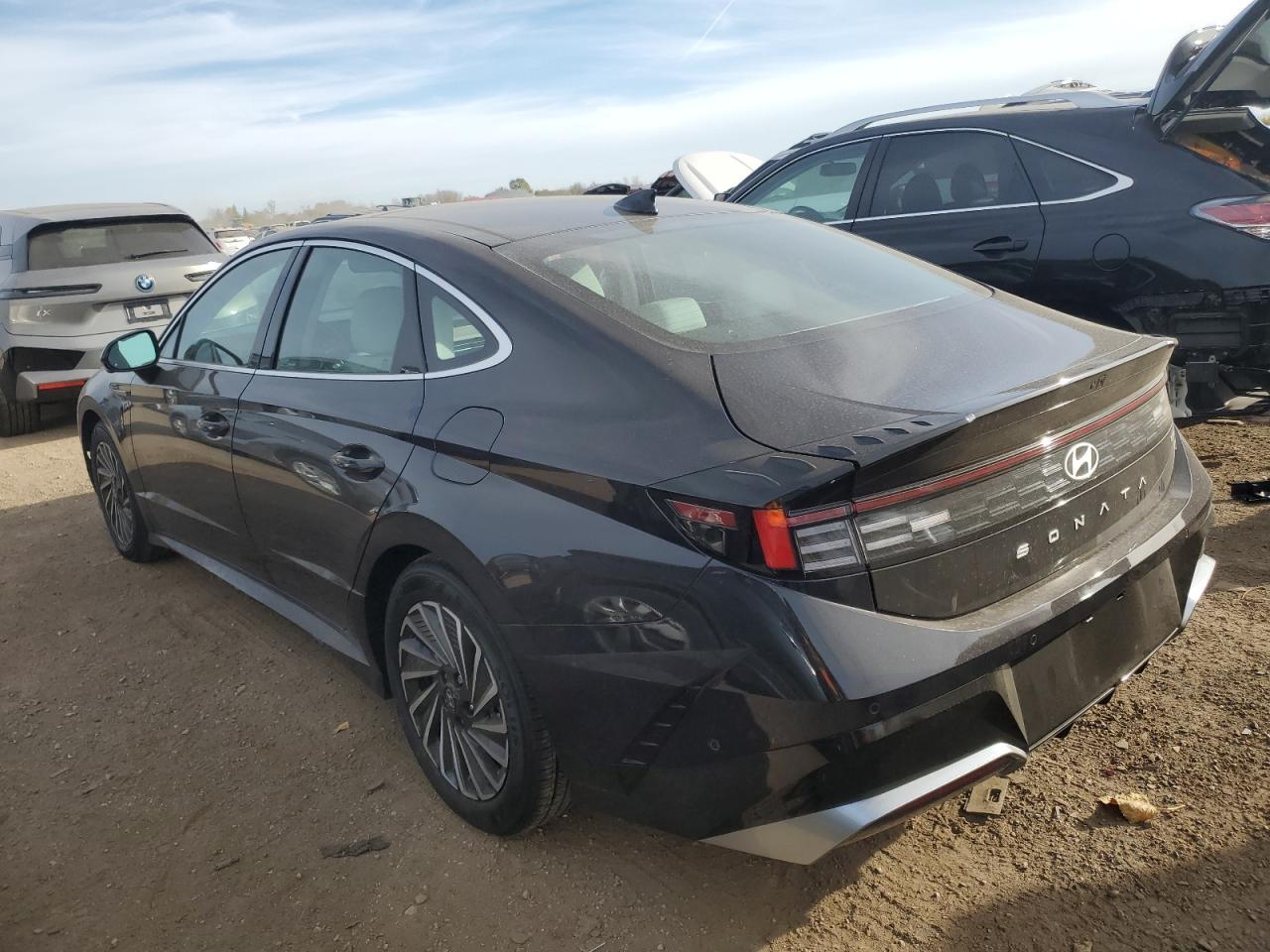 2025 Hyundai Sonata Hybrid - Image 2