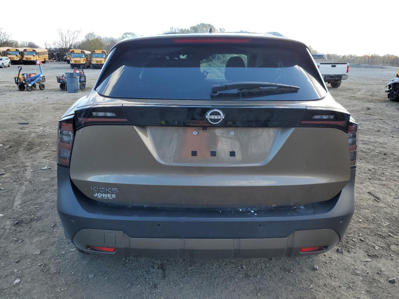 2025 Nissan Kicks Sv - Image 6