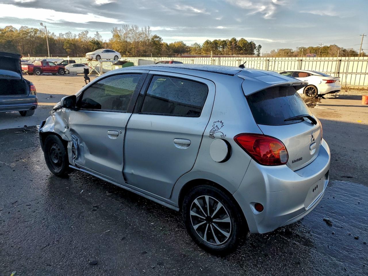 2015 Mitsubishi Mirage De - Фото 2