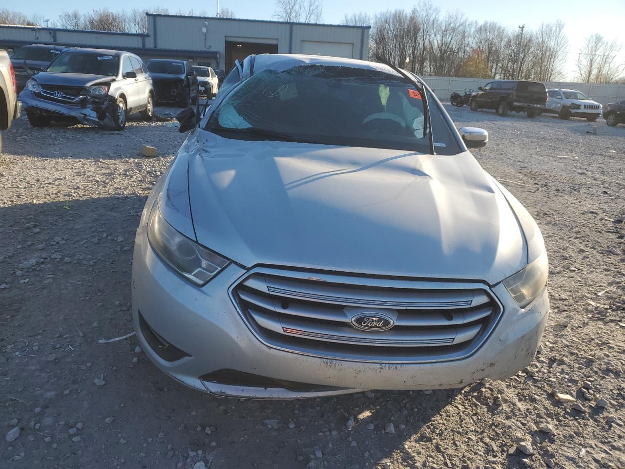 2013 Ford Taurus - Фото 5