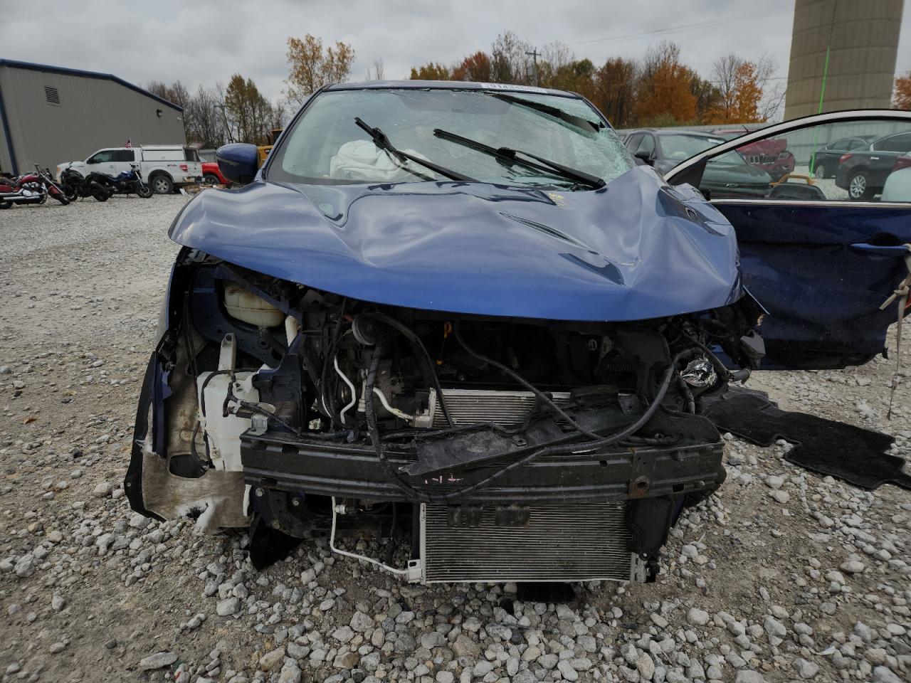 2017 Nissan Rogue Sport S - Image 5