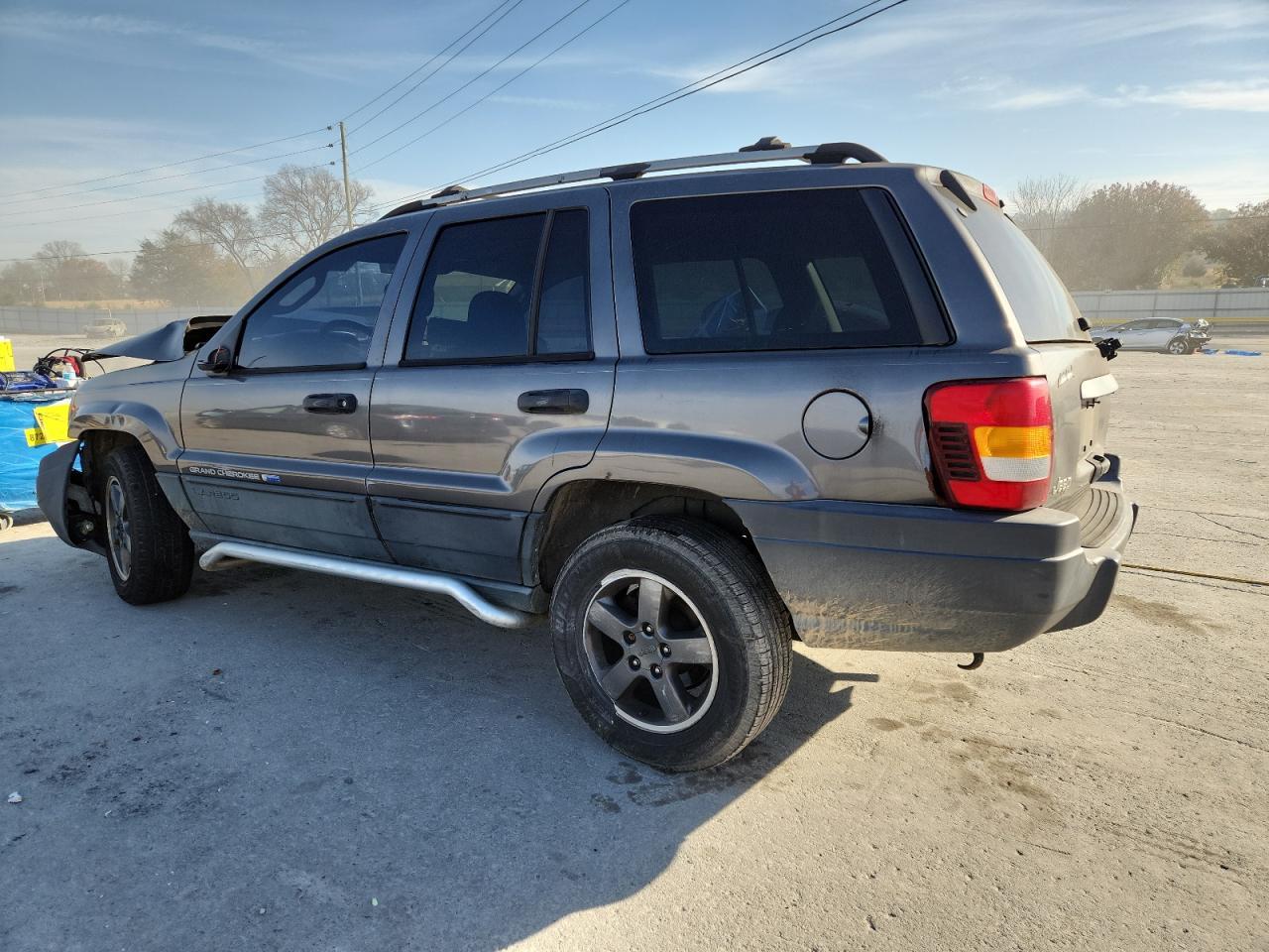 2004 Jeep Grand Cherokee Laredo - Image 2