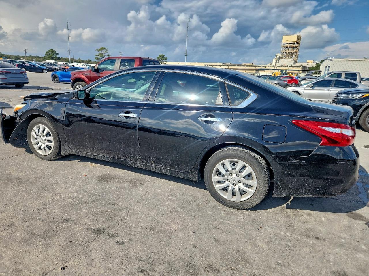 2017 Nissan Altima 2.5 - Image 2