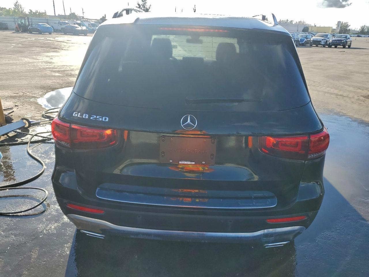 2023 Mercedes-Benz Glb 250 - Image 6